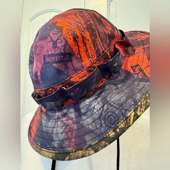 SUPREME®/SOUTH2 WEST8JUNGLE HAT